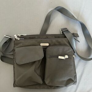 Baggallini Gray Messenger Bag with Sleek Design